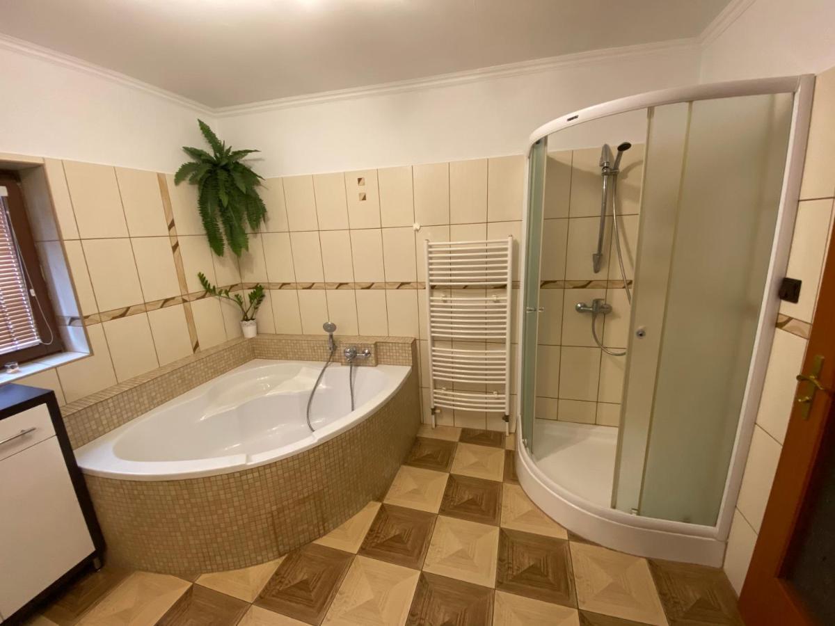 Hotel Privat U Zdenky à Tvrdosin Extérieur photo