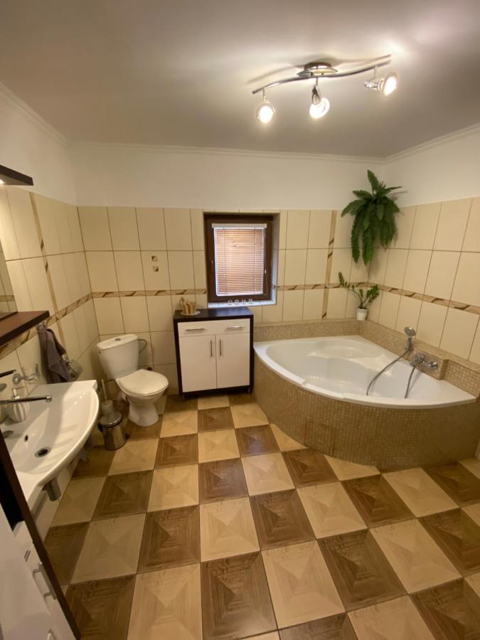 Hotel Privat U Zdenky à Tvrdosin Extérieur photo
